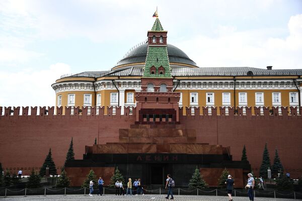 В России объявили конкурс на новое использование Мавзолея Ленина В России объявили конкурс на новое использование Мавзолея Ленина - Sputnik Узбекистан