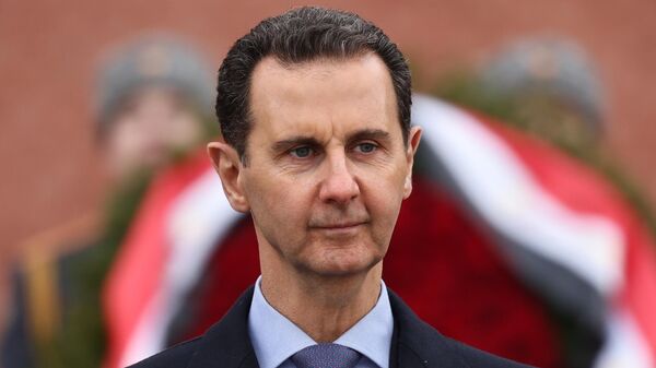 Prezident Sirii Bashar Asad vozlojil sveti k Mogile Neizvestnogo Soldata - Sputnik O‘zbekiston