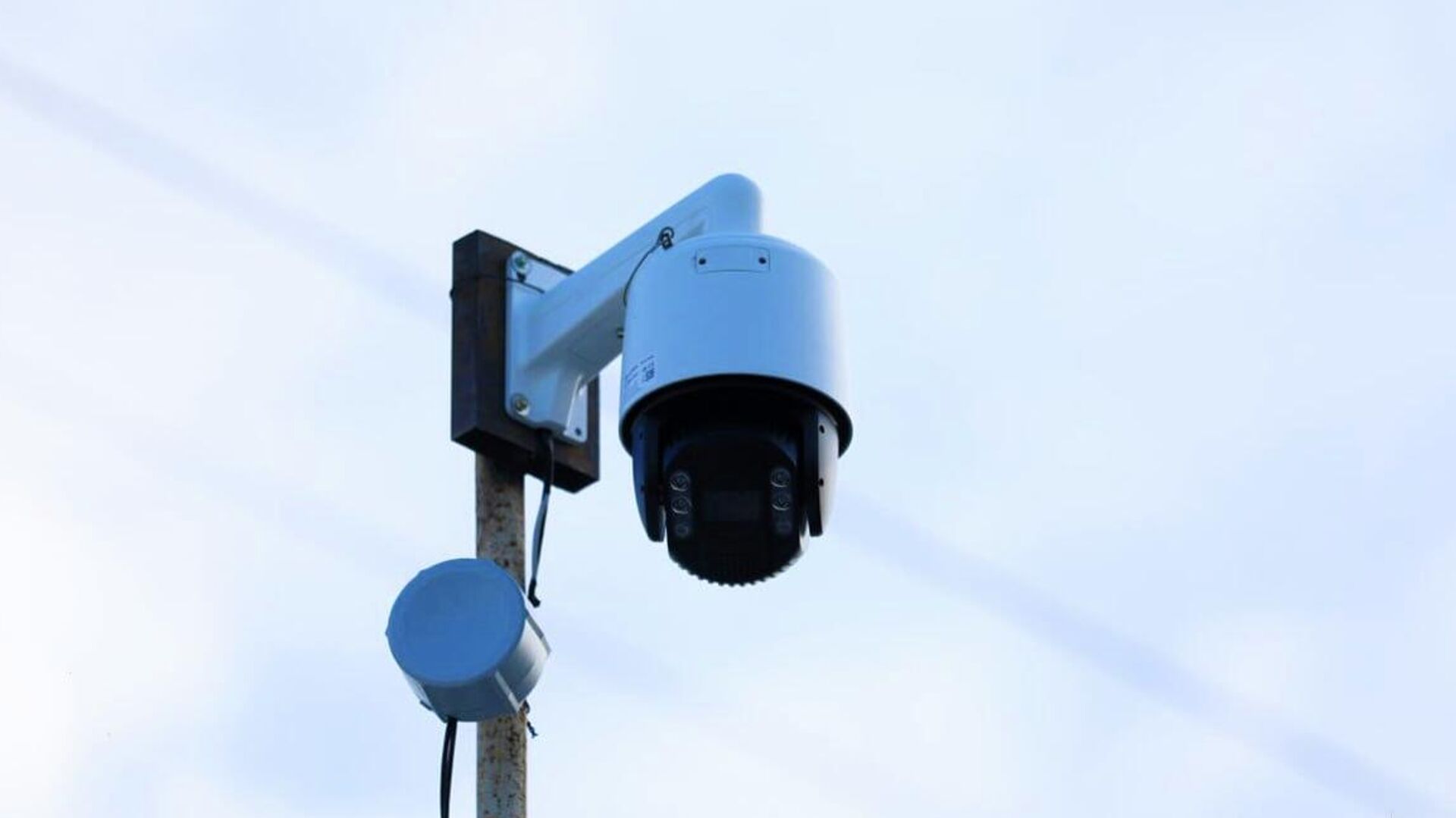 В Андижане установили специальные камеры с углом обзора 360°. В Андижане установили специальные камеры с углом обзора 360°. - Sputnik Узбекистан, 1920, 23.08.2023