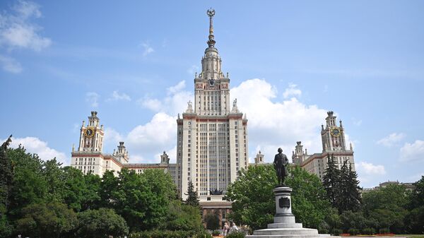 Главное здание Московского государственного университета имени М. В. Ломоносова (МГУ). - Sputnik Узбекистан