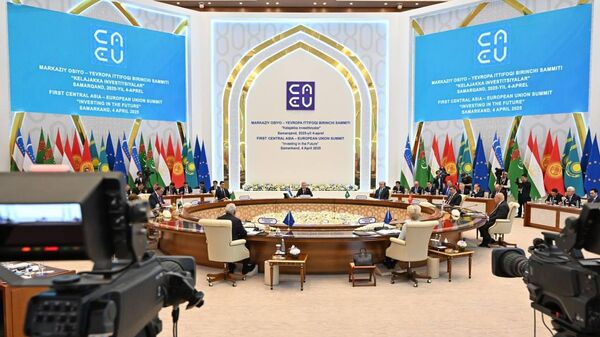 Президент Узбекистана выдвинул новые инициативы по укреплению сотрудничества между Центральной Азией и Европейским Союзом - Sputnik Узбекистан