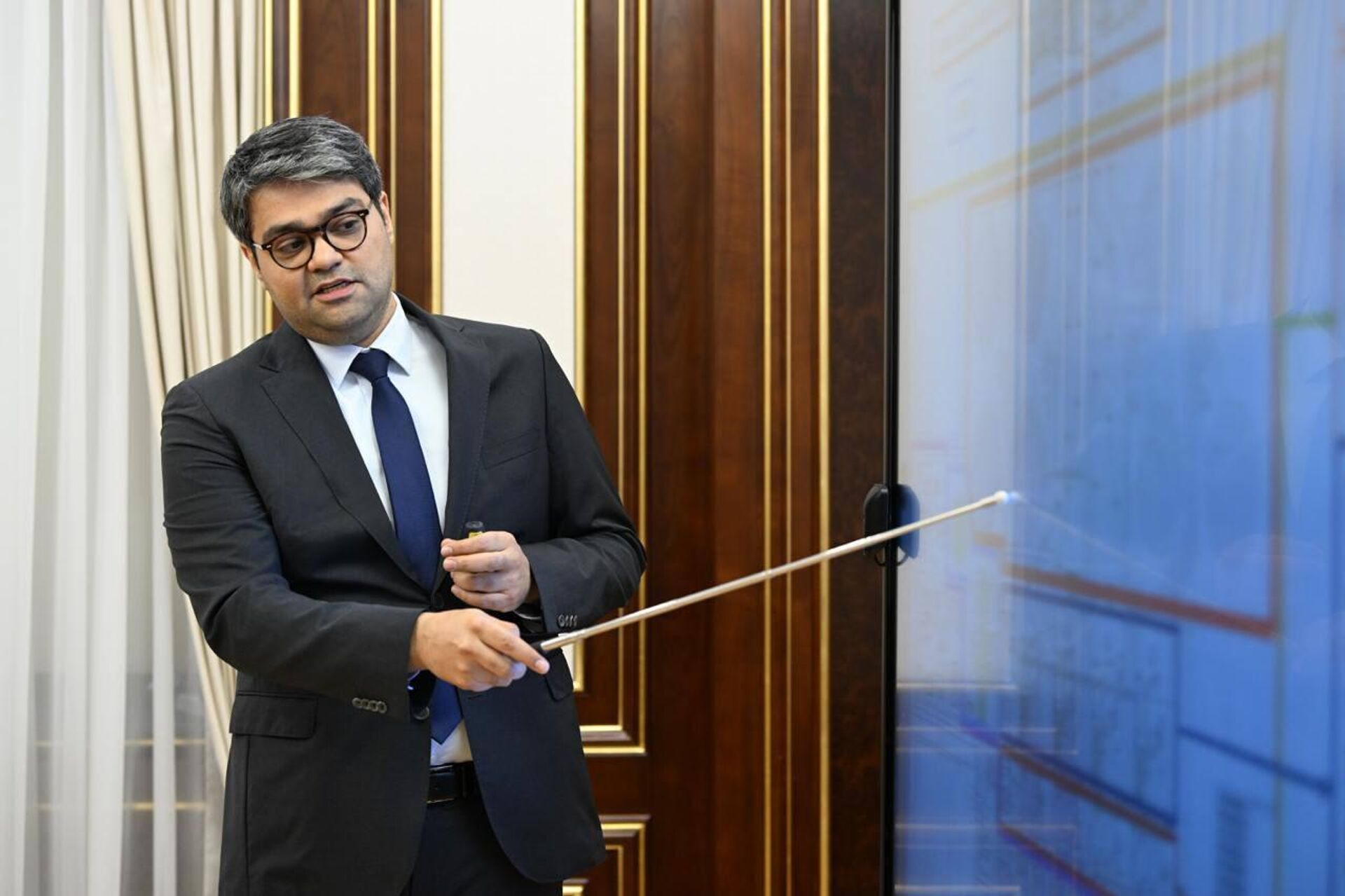 Шавкату Мирзиёеву доложено о ходе выполнения задач в сфере энергетики и реализации новых проектов Шавкату Мирзиёеву доложено о ходе выполнения задач в сфере энергетики и реализации новых проектов - Sputnik Узбекистан, 1920, 19.04.2025