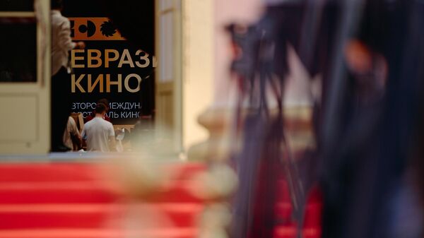 II Международный кинофестиваль Евразия Кинофест в Сочи: церемония закрытия
 - Sputnik Узбекистан